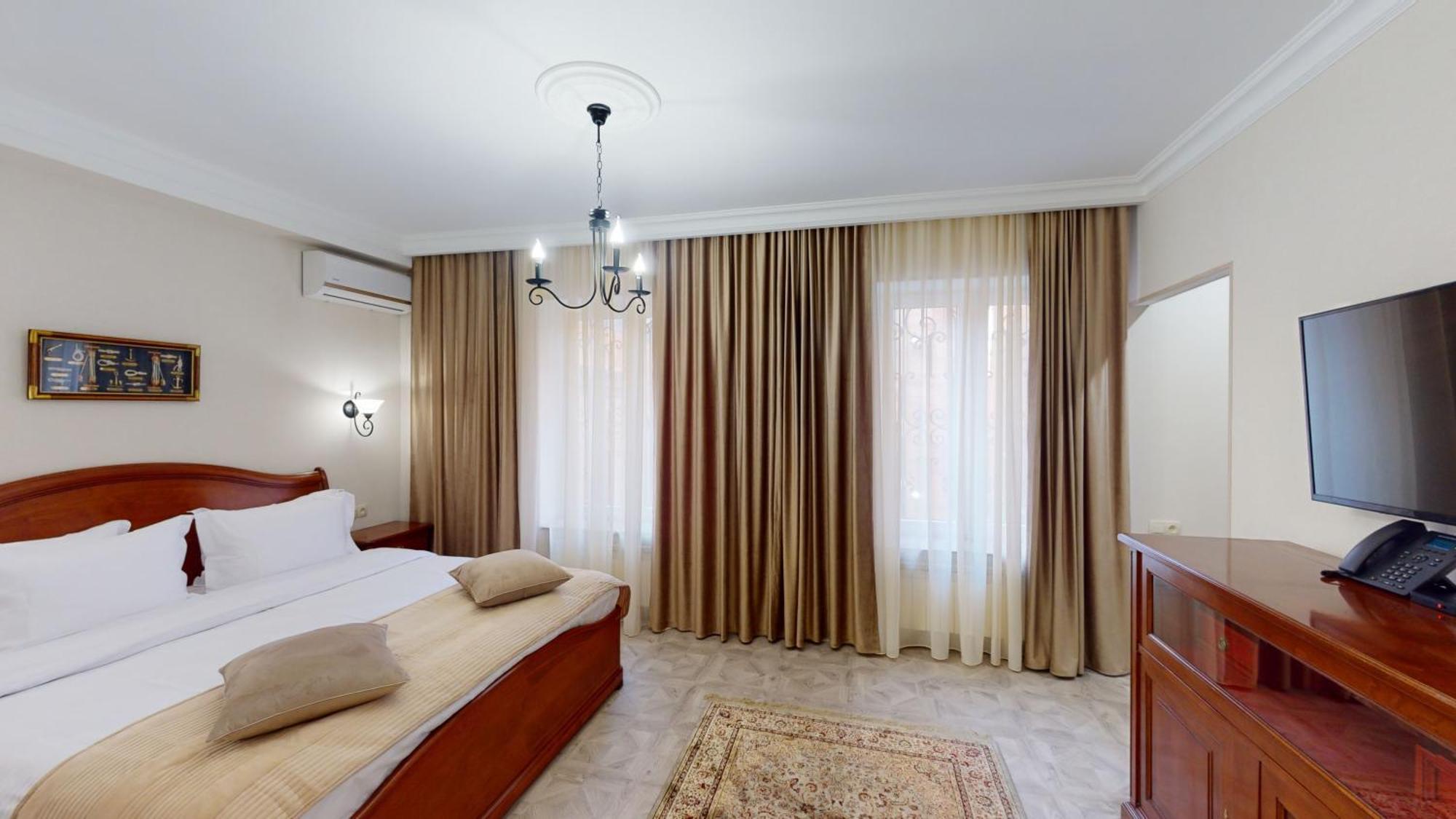 Aspar Boutique Hotel Ереван Стая снимка