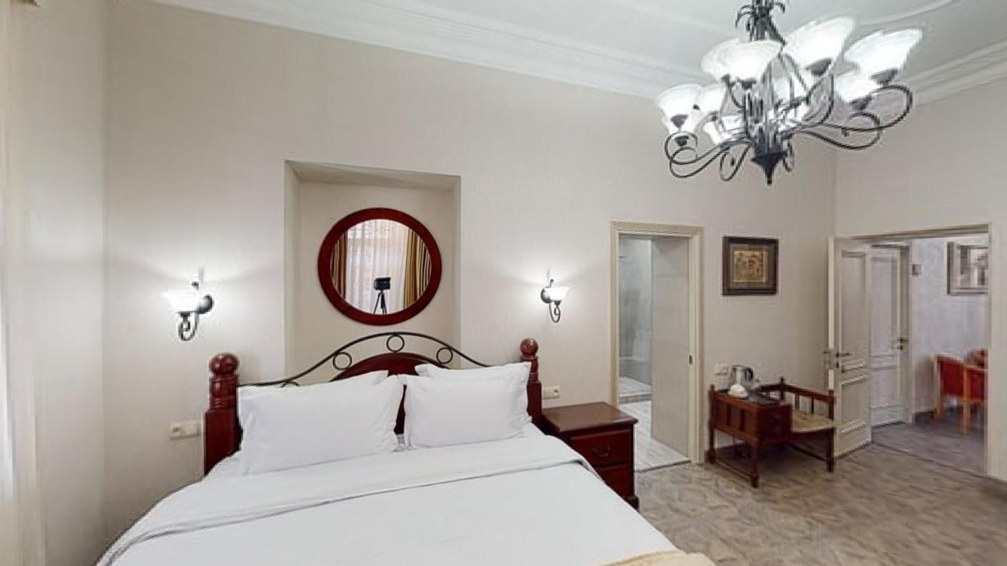 Aspar Boutique Hotel Ереван Стая снимка