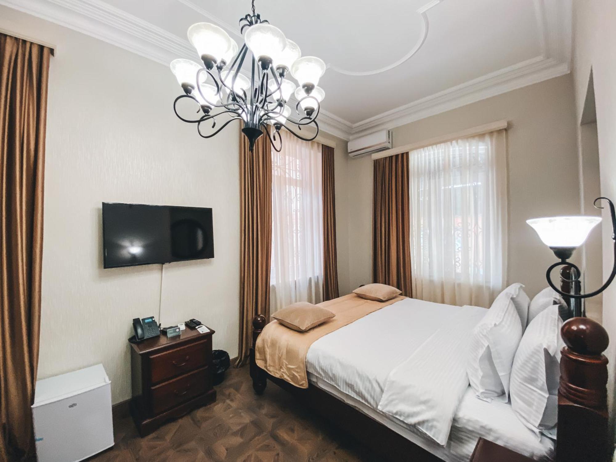 Aspar Boutique Hotel Ереван Стая снимка